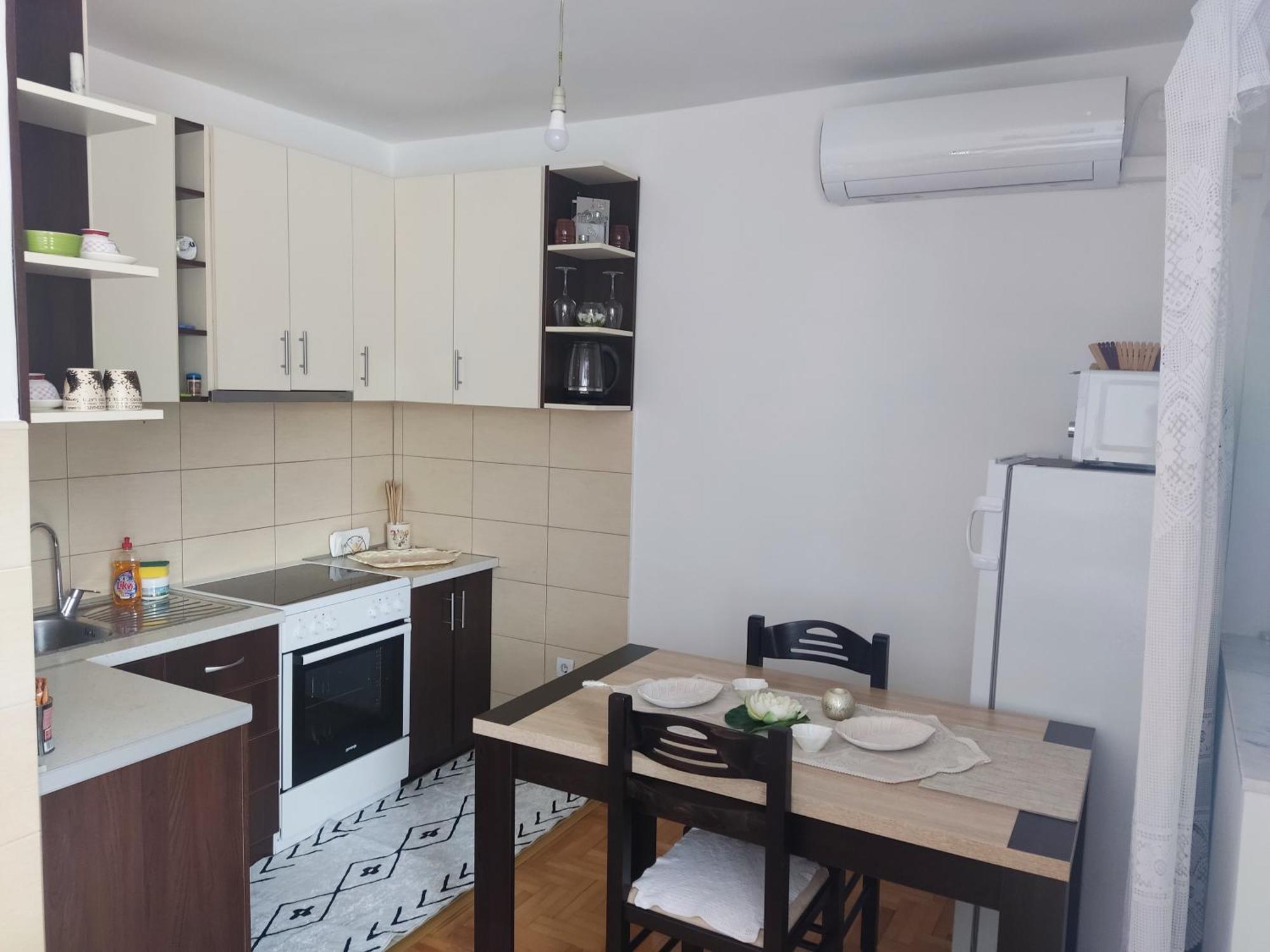 פלוזינה Apartman Dunja מראה חיצוני תמונה